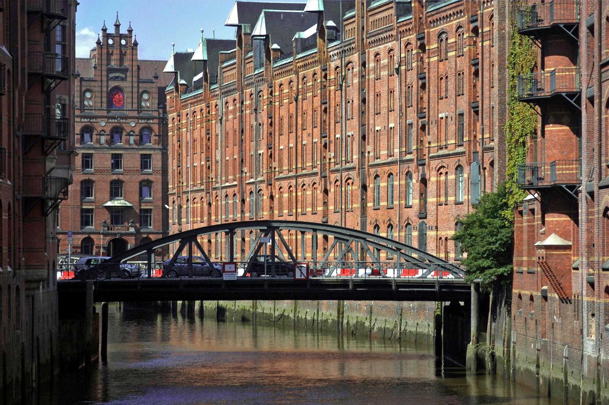 Ibis Hotel Hamburg Alster Centrum Exterior photo