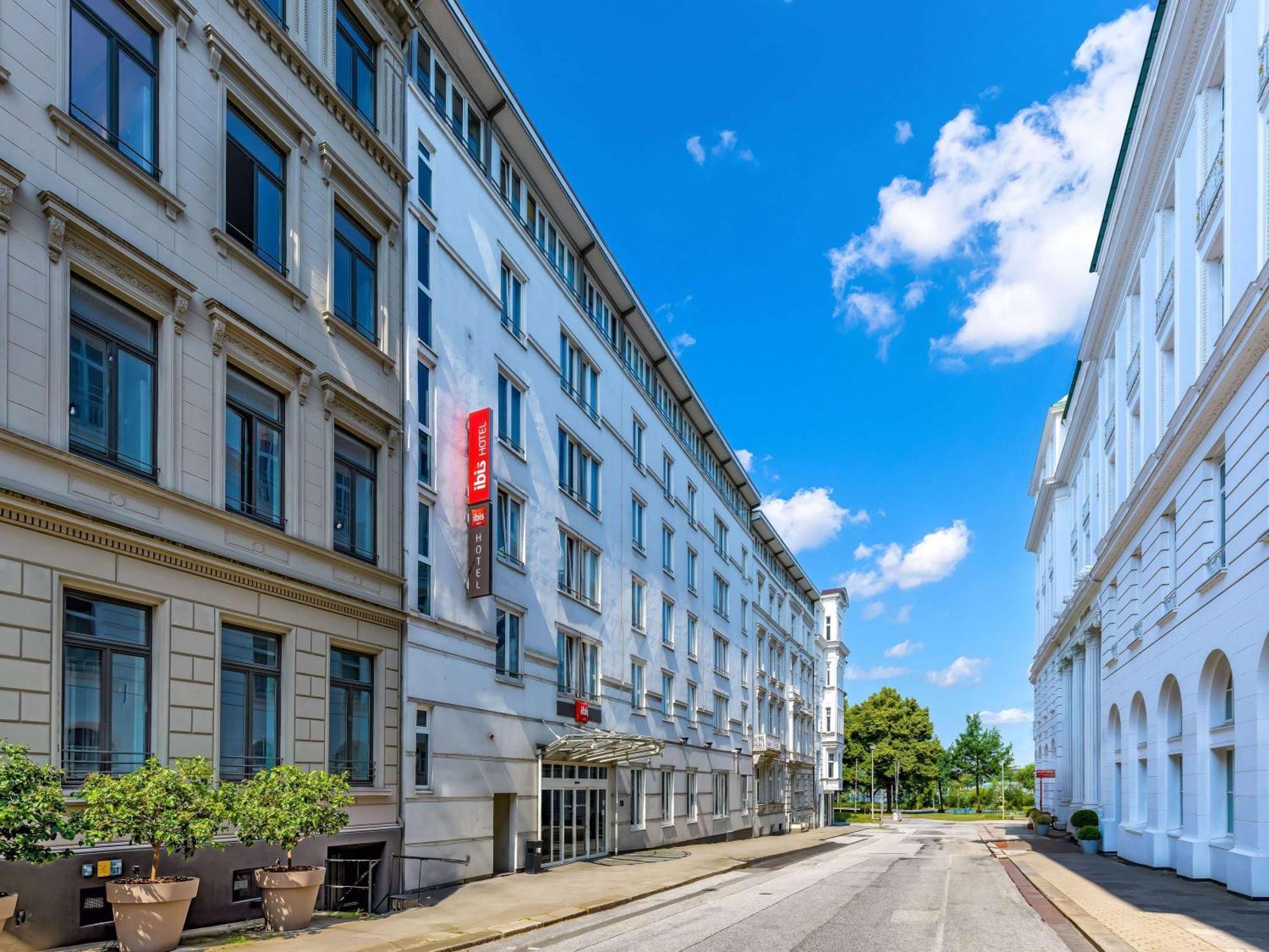 Ibis Hotel Hamburg Alster Centrum Exterior photo